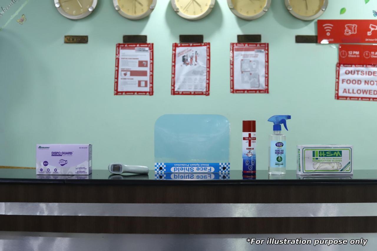 Oyo 17168 Hz Lodge Hyderabad Luaran gambar