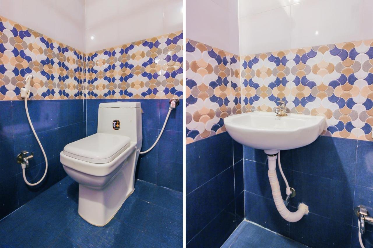 Oyo 17168 Hz Lodge Hyderabad Luaran gambar
